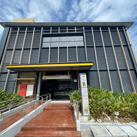Qaiser Executive Stay East Lake Residence Kampong Bohol Exterior foto